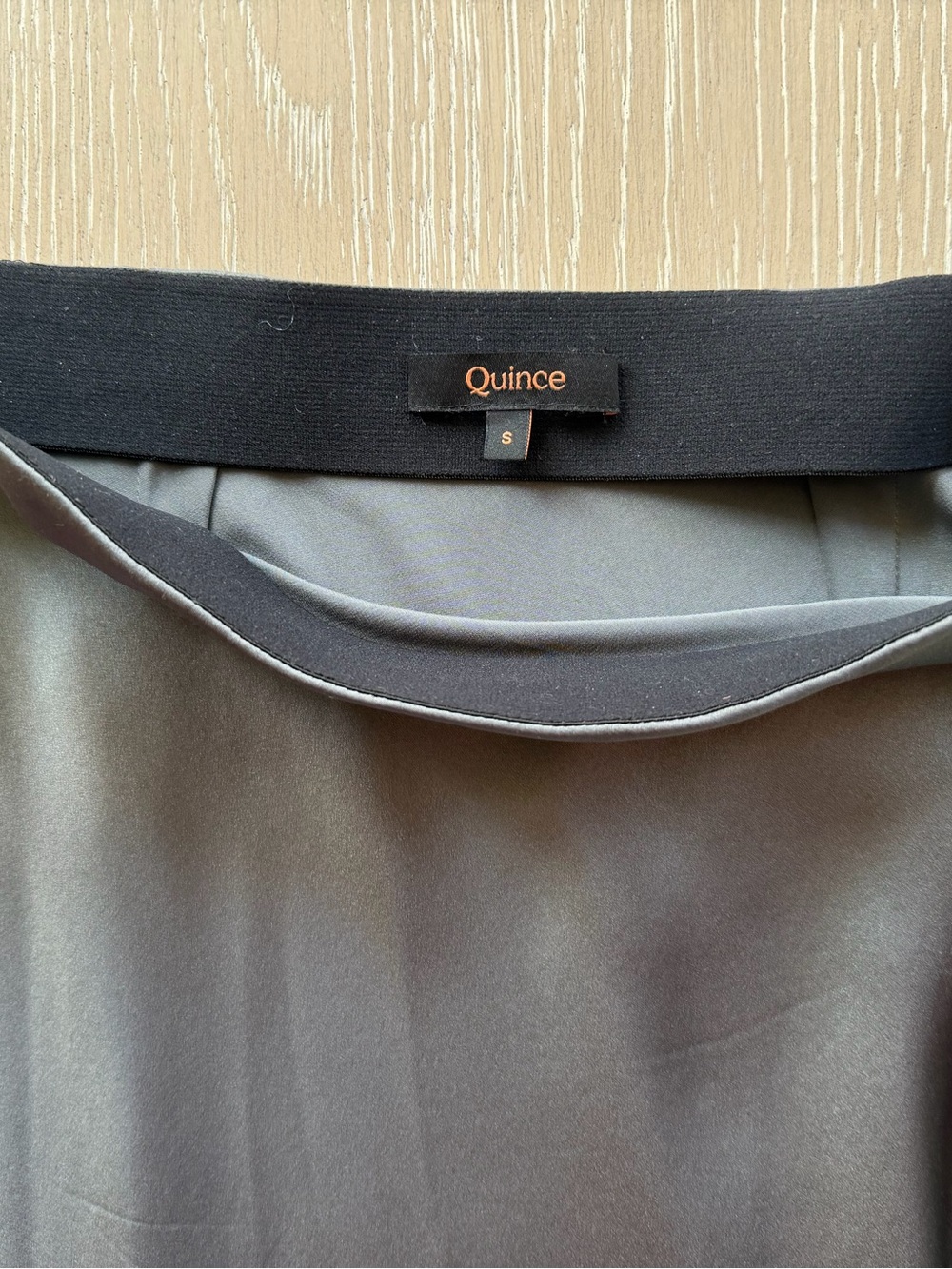 Quince 100% silk charcoal gray midi skirt Size S - Picture 5 of 5